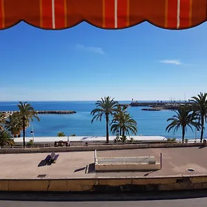  Appartement Menton, 2 Pièces Face à La Mer, 2 Minutes à Pied Du Centre-ville.
